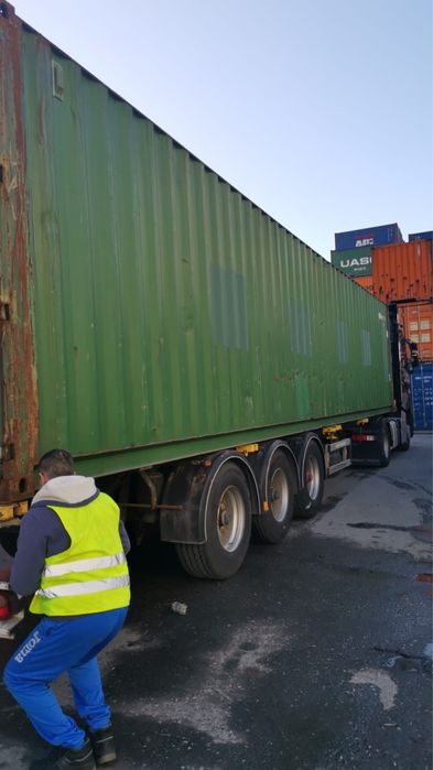 Container 40 piciore in stare foarte buna.
