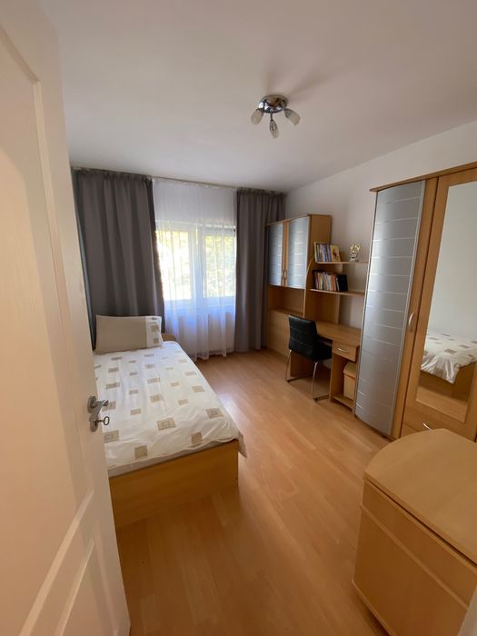 Apartament cu 4 camere de vânzare in Rogerius