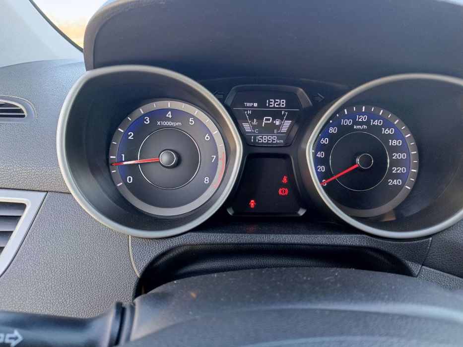 Срочно мошина сотилади