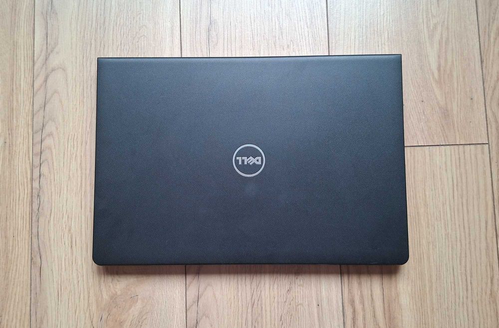 15.6' Dell Vostro Intel Core i3-6100u/8GB DDR4/256GB SSD/Intel HD 520