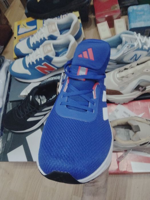 Adidas noi originali cutie preț bombă