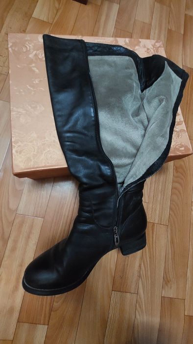 Продам зимние сапоги