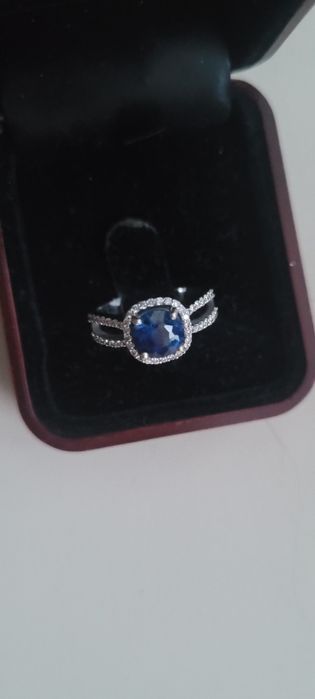 Золотое кольцо с сапфиром 750 проба