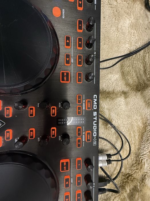 Конзола ,подходяща за начинаещи диджеи