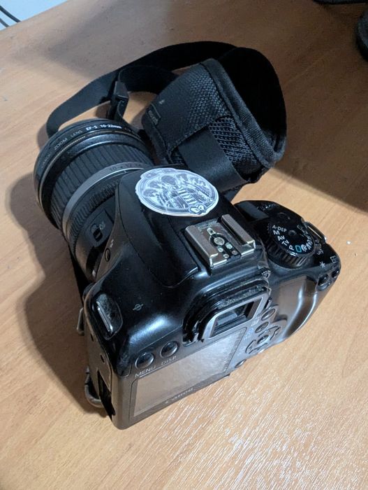Продам canon 1000d