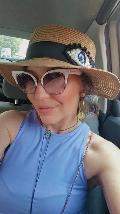 Дамска шапка ръчна изработка