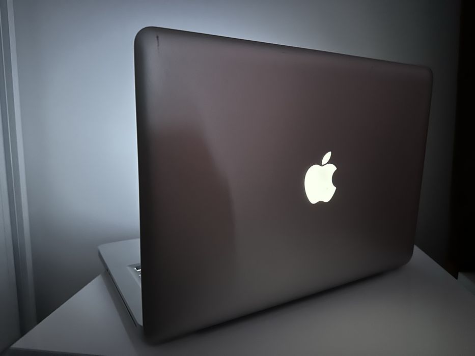 MacBook Pro 13” •2GB RAM •120GB •incarcator original