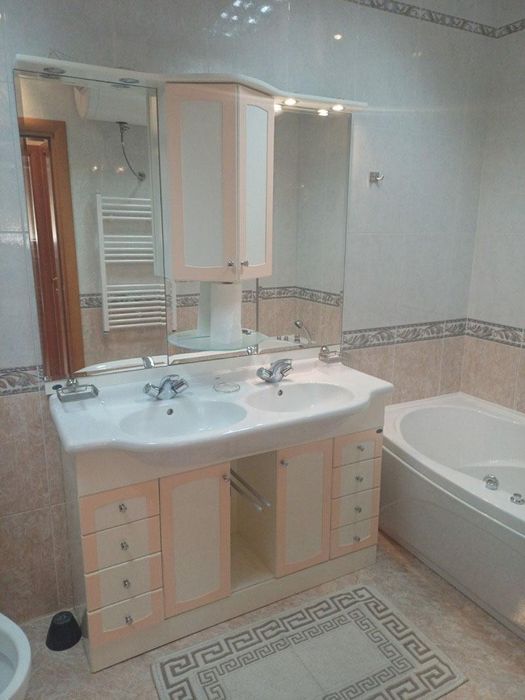 Дава се под наем Тристаен апартамент в София, Витоша - 117 кв.м за 949 € - Снимка #8