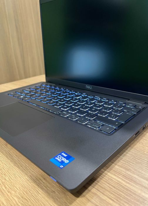Dell Latitude 7420. Core I5-1145G7 - 1.1/4.4 GHz. 16/256 GB