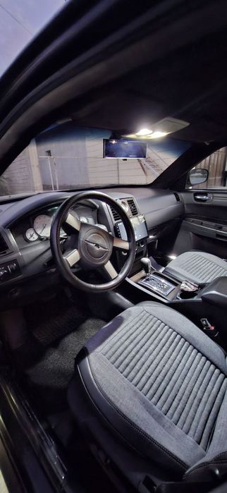 Srochni sotiladi  kraysler 300c
