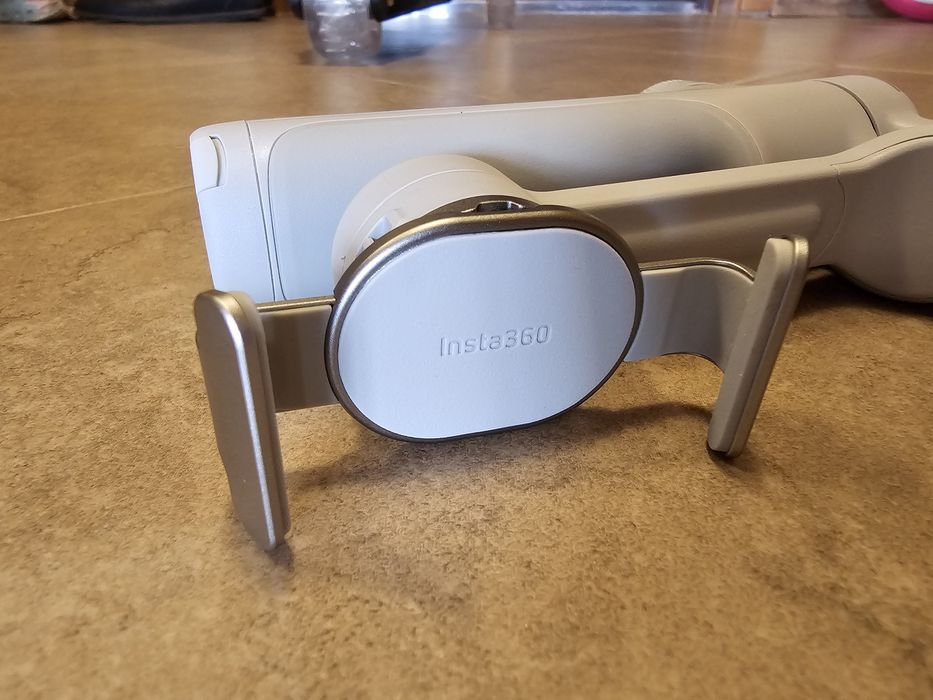 Insta 360 flow 2 pro гимбал