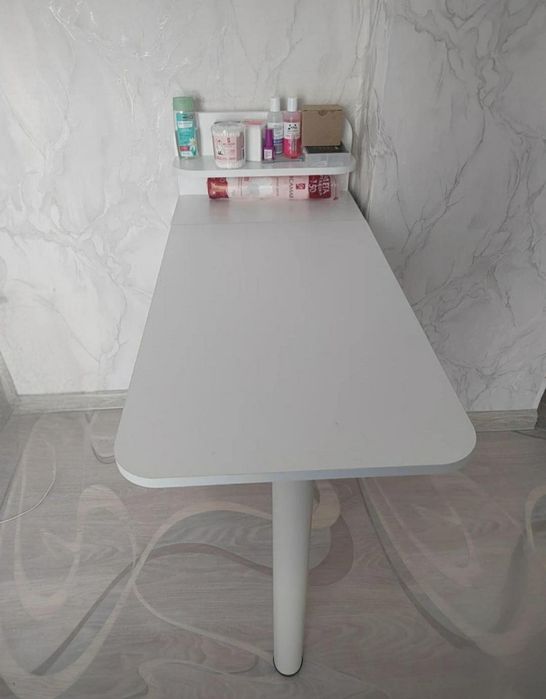 Раскладной маникюрный стол для Вашего бизнеса.  Удобный и компактный