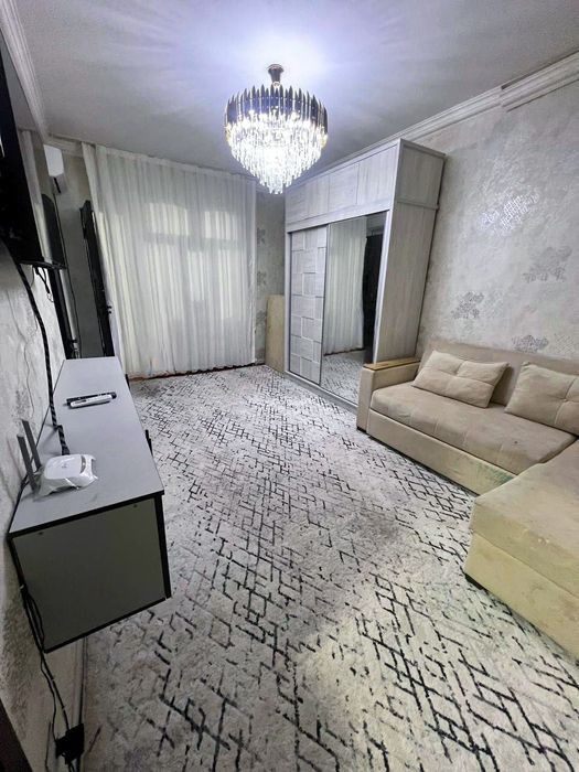 Olmazor — Chorsu bozori yaqinida 2 xonali uy