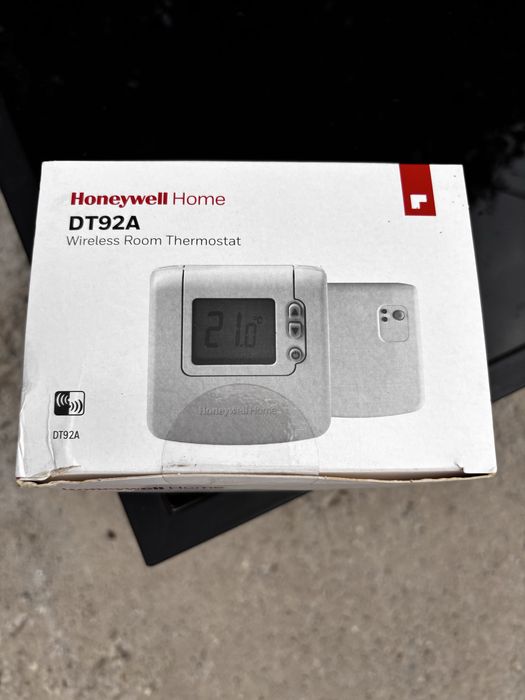 Termostat wireless Honeywell Home DT92A1004 – Nou, Sigilat