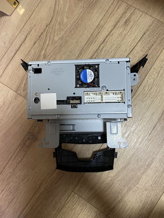 Продам автомогнитолу ssangyong актион