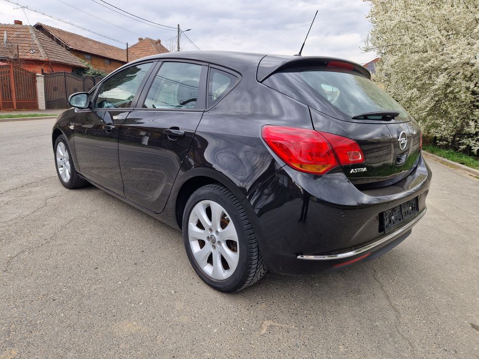 Opel Astra J 1,6i benzina aspirat euro 6