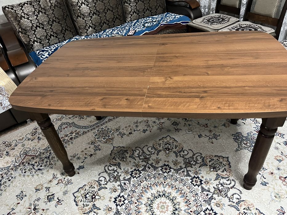 Продам гостинный стол материал дуб