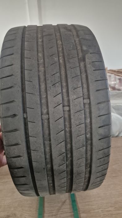 Vand set 4 anvelope

Dimensiuni:
2 bucati 245/40 R18  
2 bucati 265/35