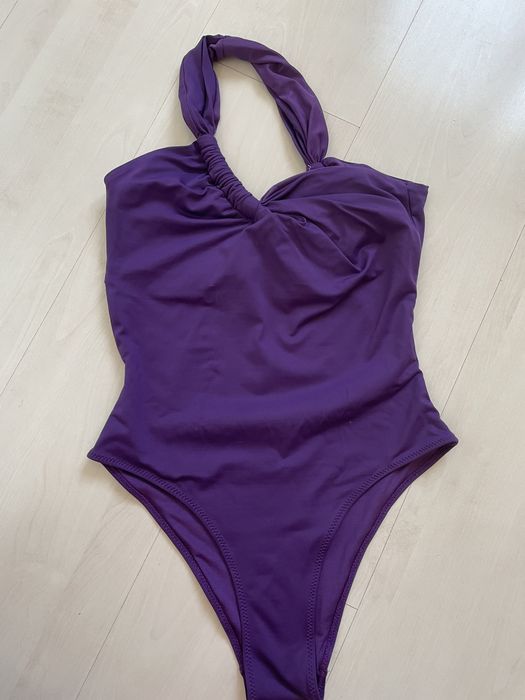 Чисто нов уникален лилав бански