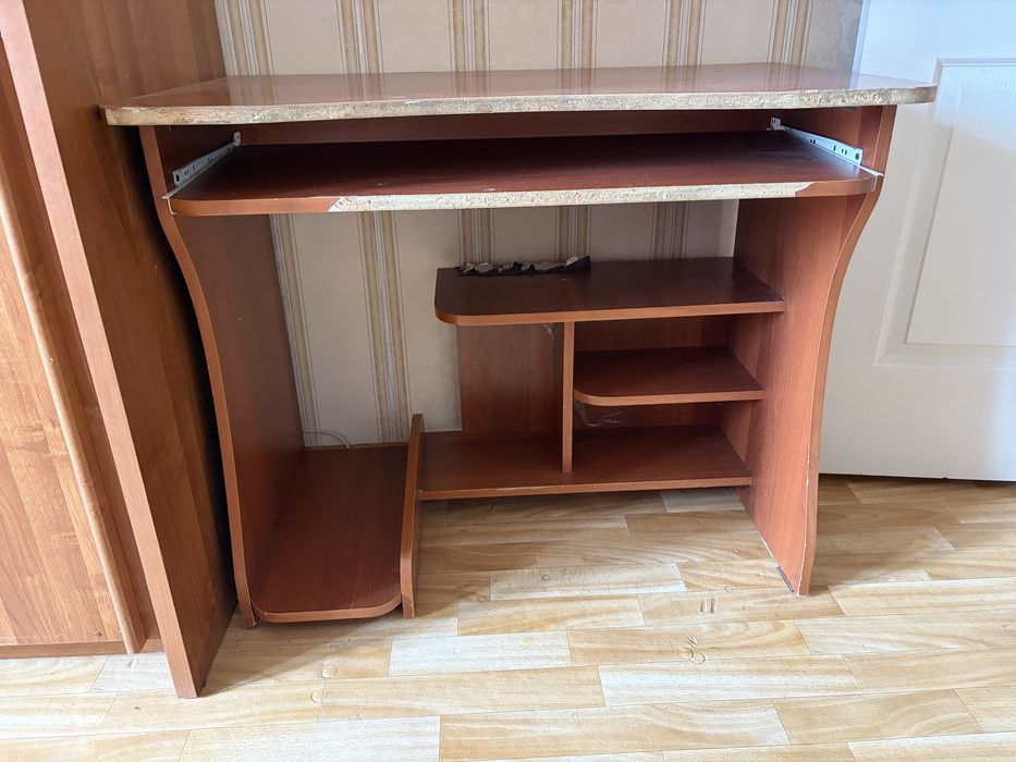 Стол компьютерный