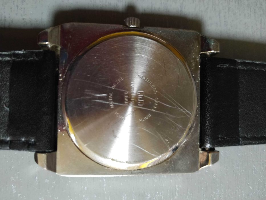 Ретро часовник марка Q&Q