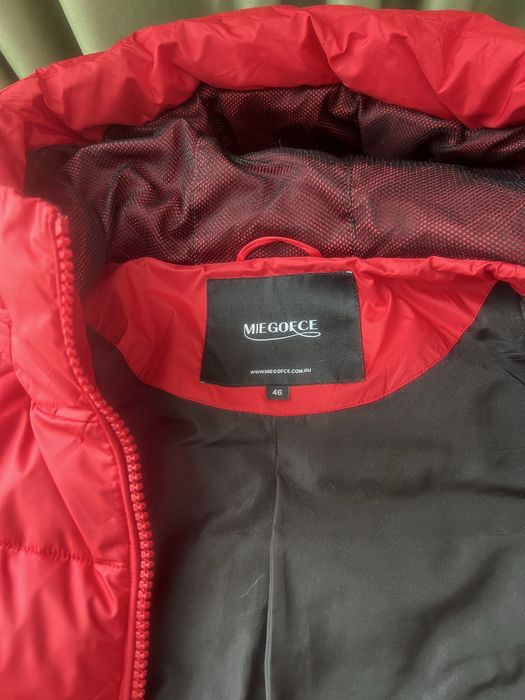 Продам куртку женскую