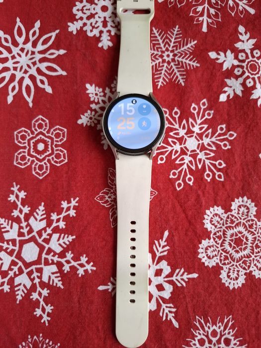 Смарт часовник " Samsung"- " Galaxy Watch6""