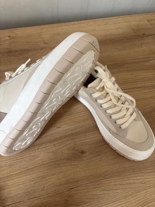 Кроссовки новые