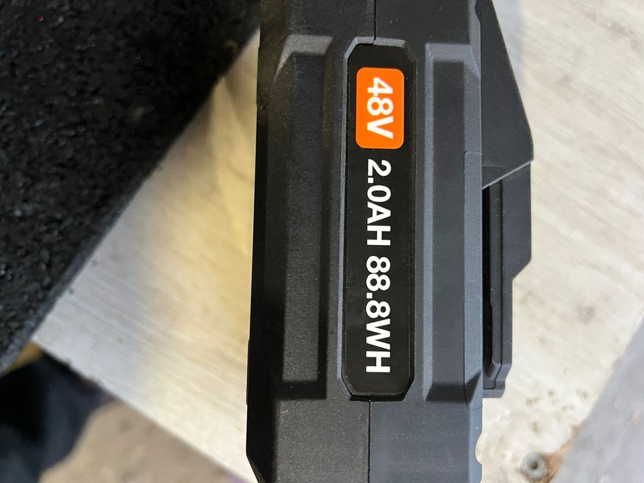 Pompa de stropit pomi cu acumulator