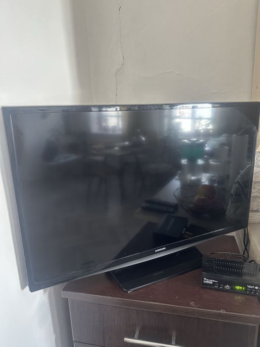 Телевизор LED Samsung 32