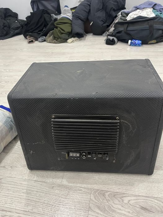 Саб буфер почти новый