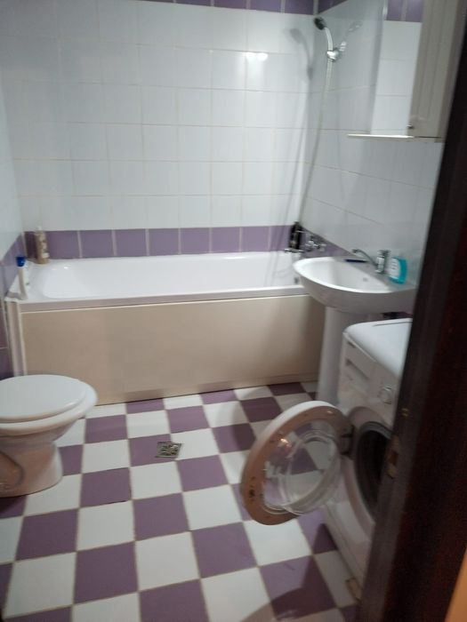 Închiriez garsonieră
