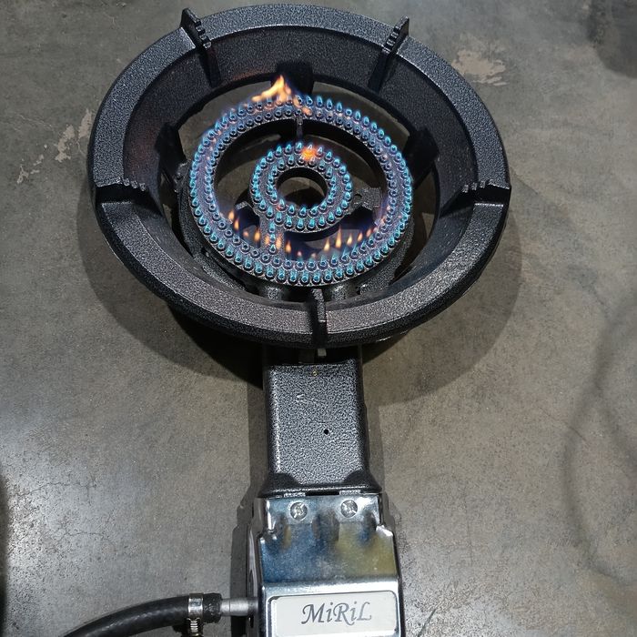 Плита газовая, работающая от сжиженного ( баллонного) газа