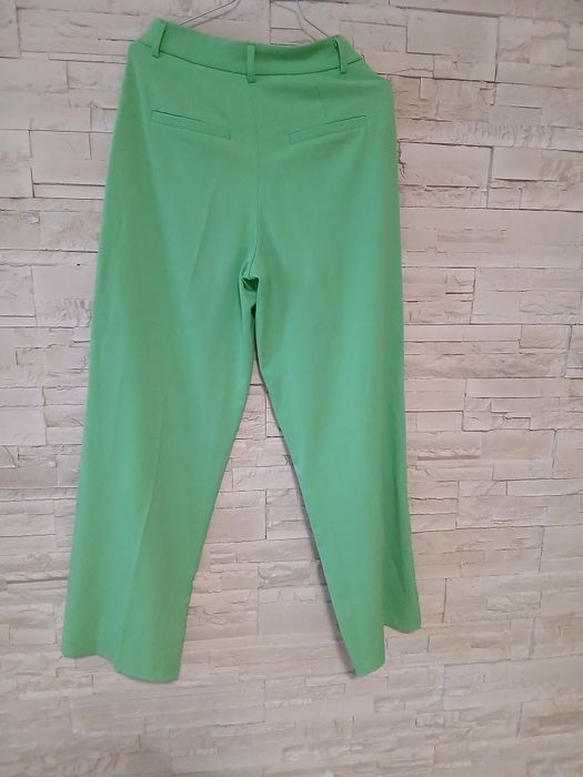 Pantaloni Pices culoare verde evazati