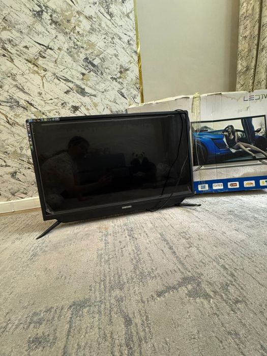 Смарт Телевизор самсунг.