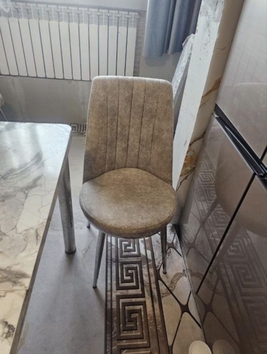 Продам стол под мрамор со стульями