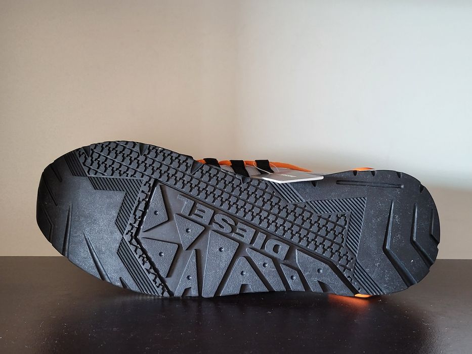 DIESEL
S-Kb 43номер 27.5см Стелка,Нови