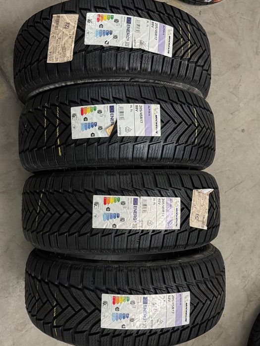 Vând 4 anvelope 205/45/17 Michelin de iarnă noi