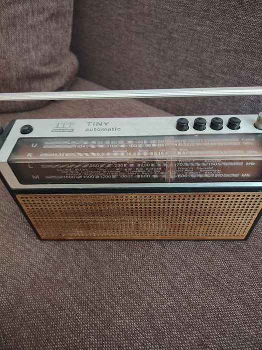 Vind  aparate radio functionale1960