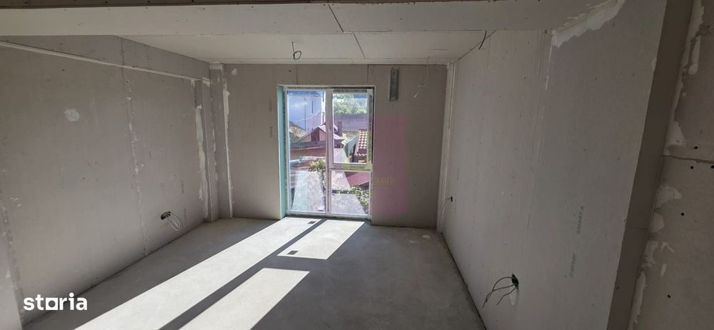 Apartament NOU cu 4 camere de vanzare in Campina