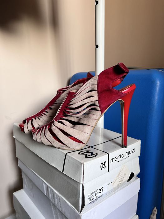 Продаются женские туфли