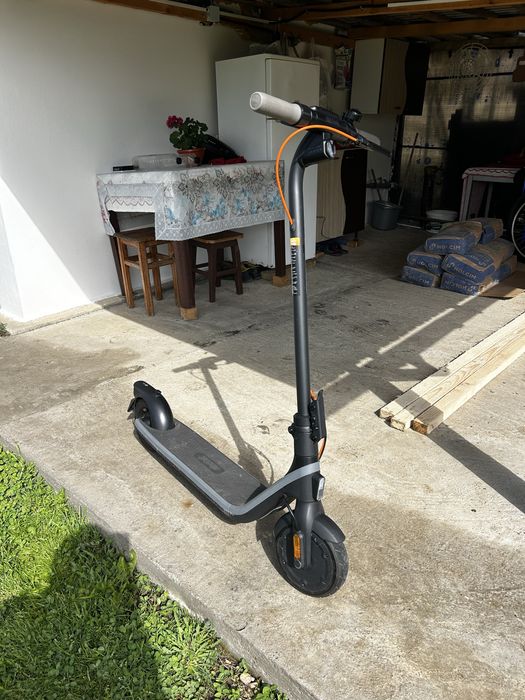Trotinetă electrică ninebot E2 plus