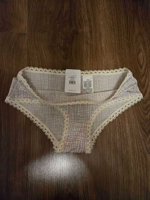 Нов Calvin Klein сутиен и бикини М оригинален с етикети