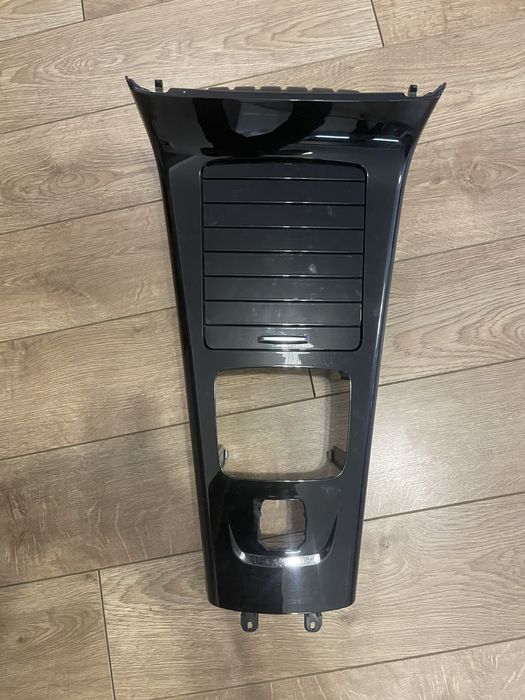 Consola centrala mercedes cla 2020
