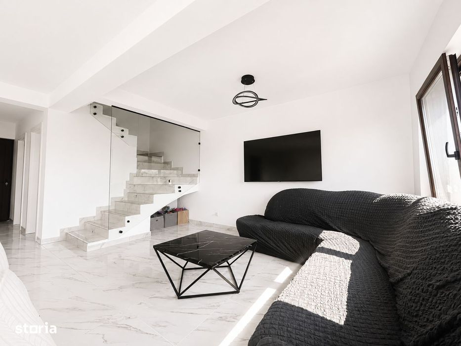 Casa moderna, 4 camere, panouri fotovoltaice, cartier Florilor Ghimbav
