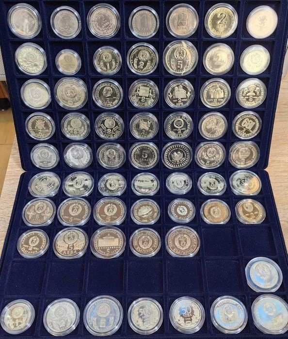 Продавам серия Български юбилейни монети на БНБ от 1966 до 1989 година