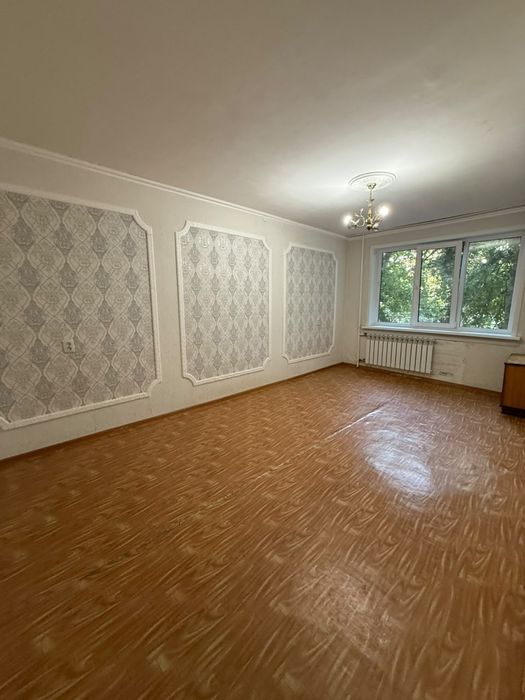 Продам 2 комн квартиру на 8 школе