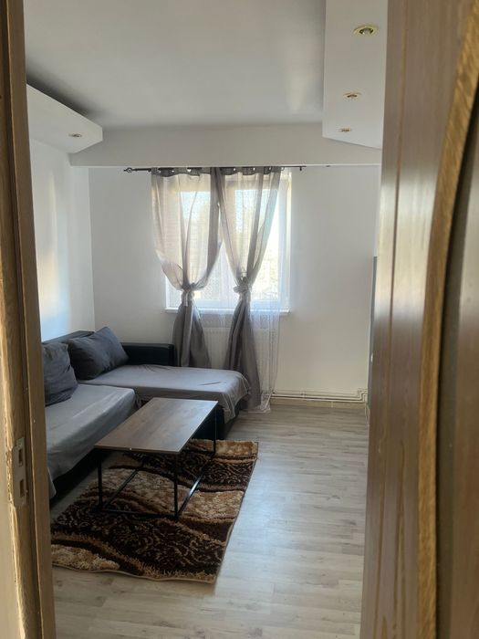 Inchiriez apartament cu 2 camere