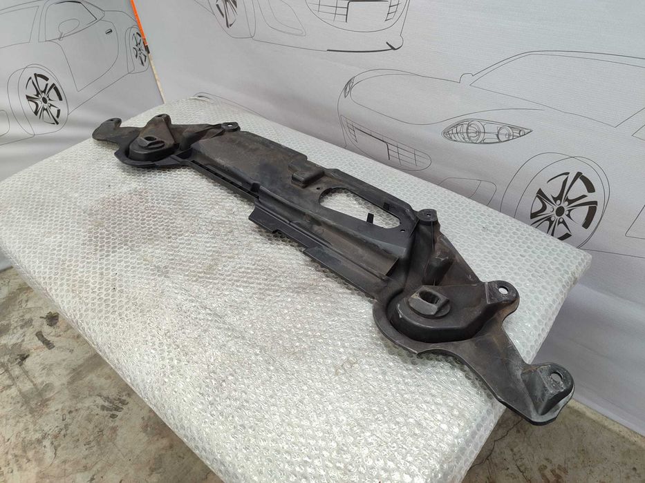 Suport Superior Radiator / Ghidaj Aer Frontal Jaguar XF (X250) 2007–2015 / Cod OEM 8X23-8A303-AD (4D2)