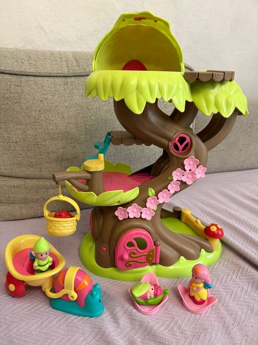 Игрушка дом на дереве